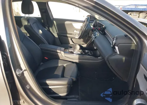 2020 Mercedes-Benz A 220 4Matic z USA, uszkodzony, nr VIN W1K3G4FB3LJ237577